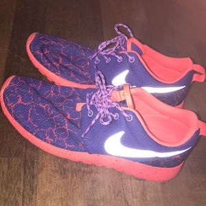 Nike sneakers ✨SALE WORN ONCE! ✨